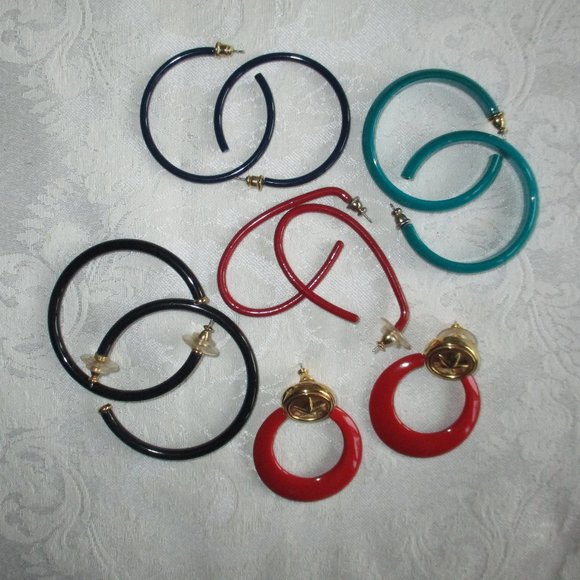 HOOP EARRINGS - VINTAGE MULTI COLORS – HOOP EARRINGS BUNDLE OF FIVE (5) - Picture 9 of 15